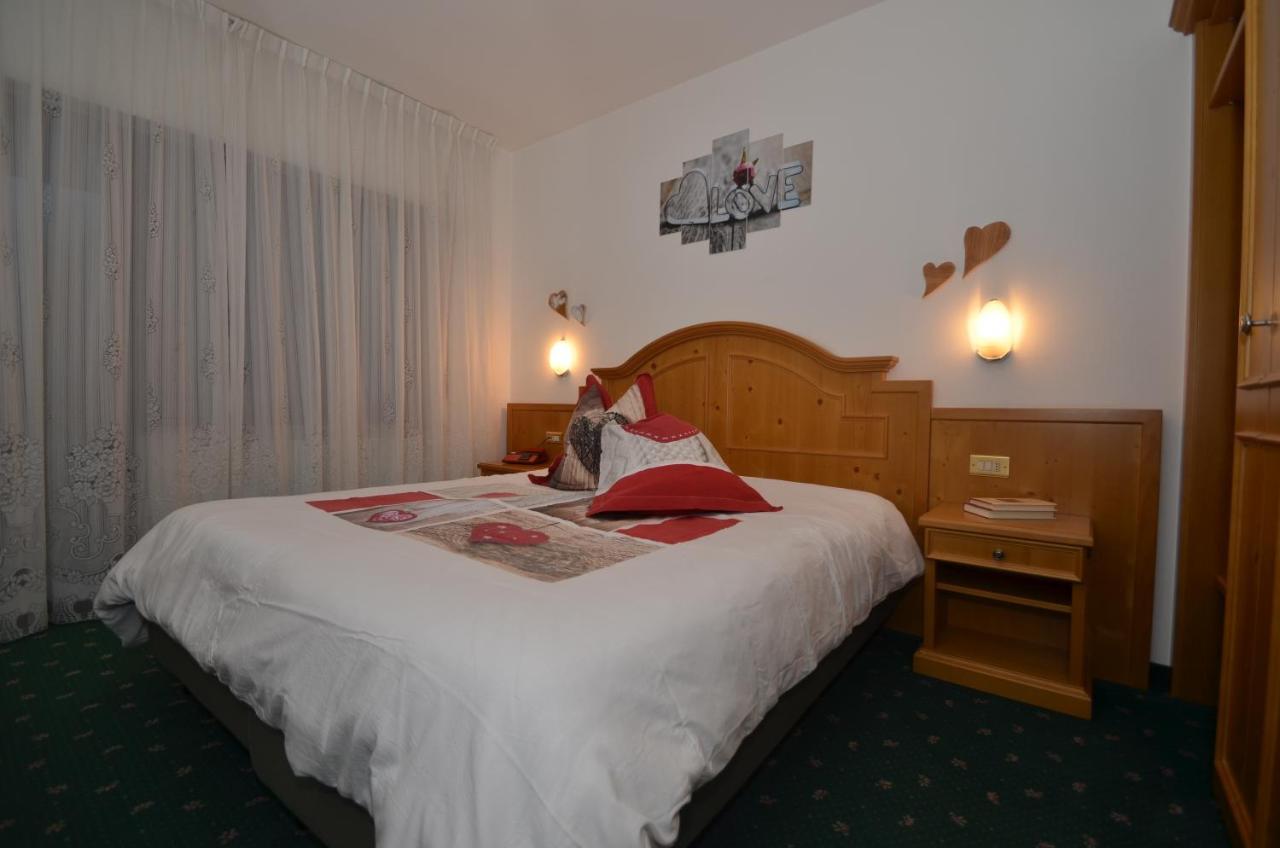 Hotel Albe Rocca Pietore Exteriör bild